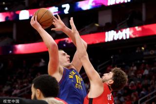 凭借敏锐的 凭借敏锐的