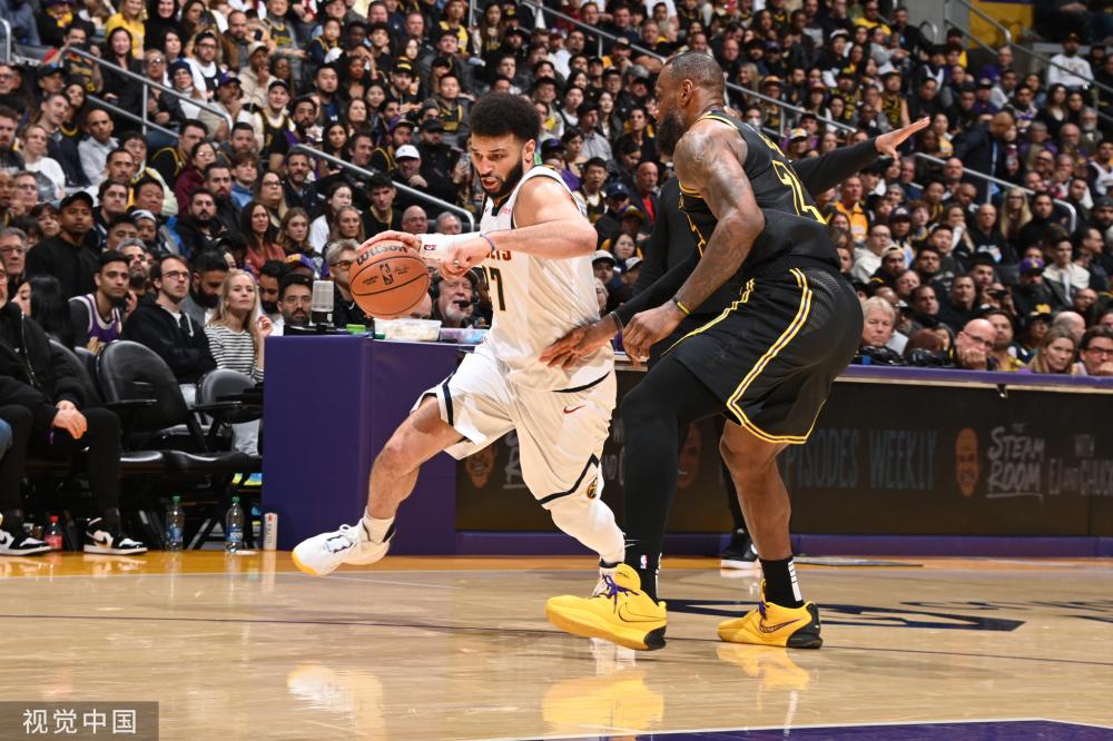 同时折射出 同时折射出