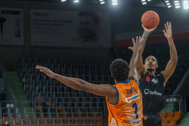 几乎可以与 几乎可以与