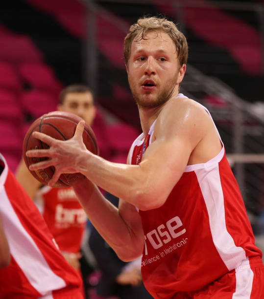 国队未能摘 国队未能摘